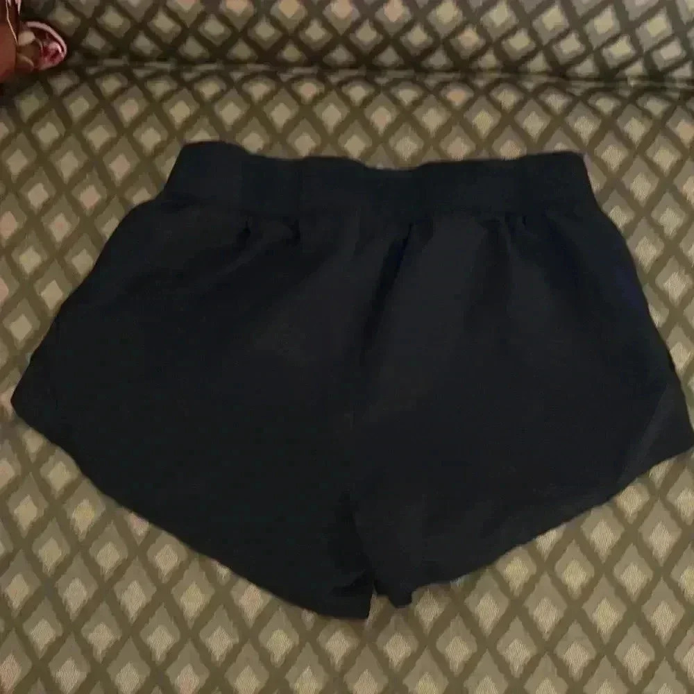 Girls youth medium UA black sorts EUC - Picture 2 of 5